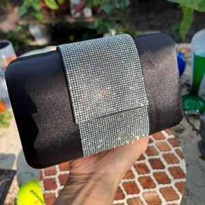 Stunning! olga berg Clutch, NEW .. missing blingstone but its under the flap